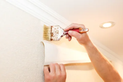 Pose de papier peint au Vézier — revêtements muraux et toiles de verre